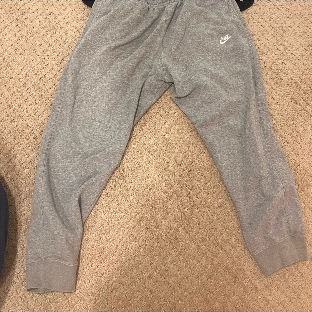 Nike Grey sweatpants 

Never worn